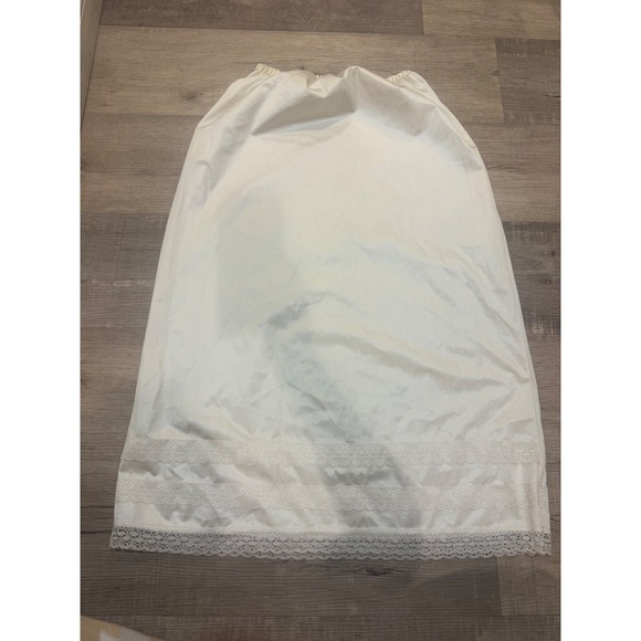 Dresses & Skirts - VTG Patricia Lingerie Ivory Lace Half Slip – Made in Canada – Size Small